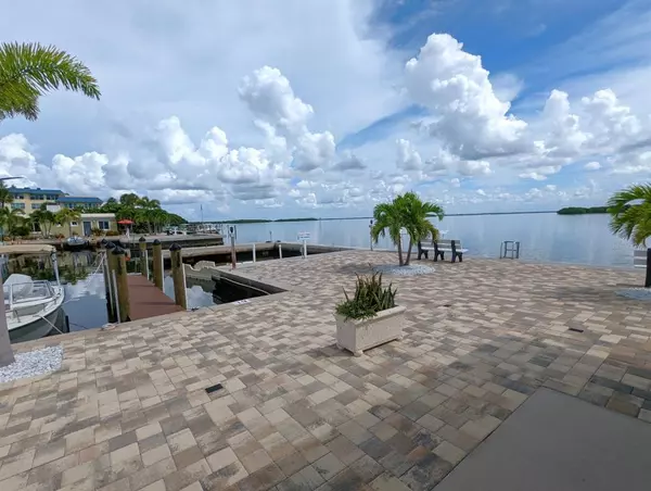 Longboat Key, FL 34228,3740 GULF OF MEXICO DR #116