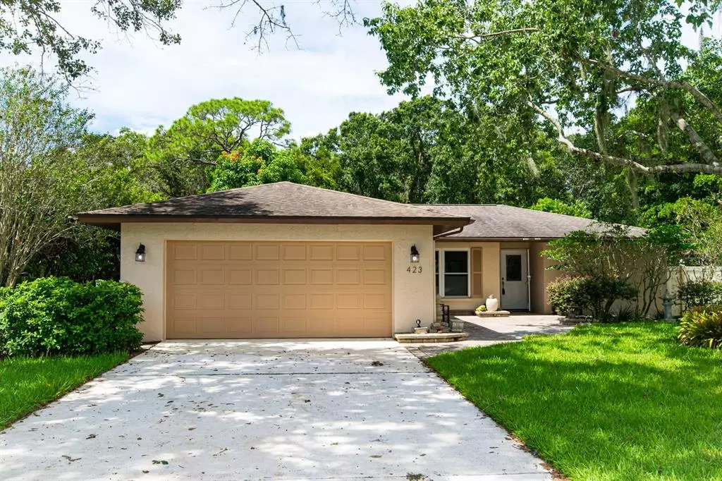 Sarasota, FL 34232,423 WHISPERING OAKS CT