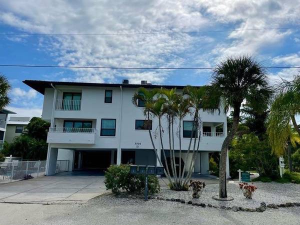 3701 5TH AVE #3, Holmes Beach, FL 34217