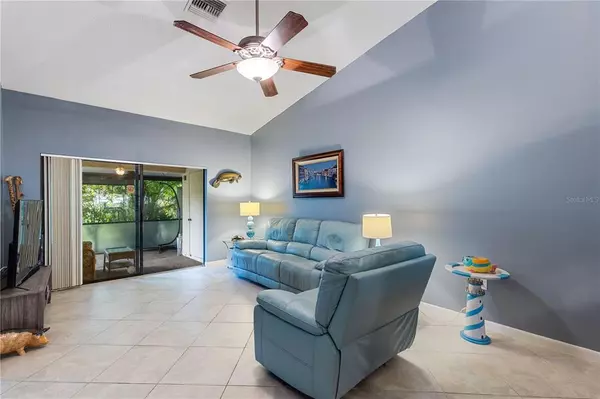 Sarasota, FL 34243,8421 GARDENS CIR