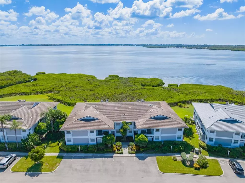 Bradenton, FL 34209,1135 EDGEWATER CIR #1135