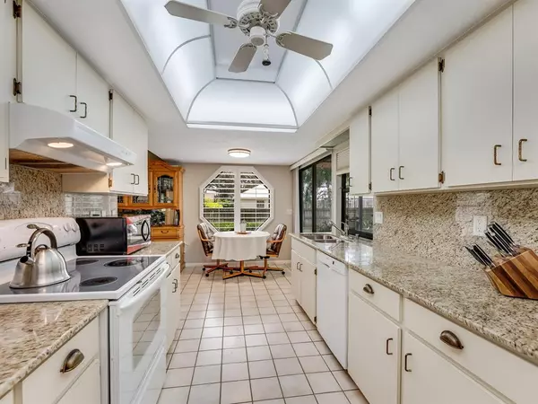 Sarasota, FL 34233,4434 MEADOW CREEK CIR