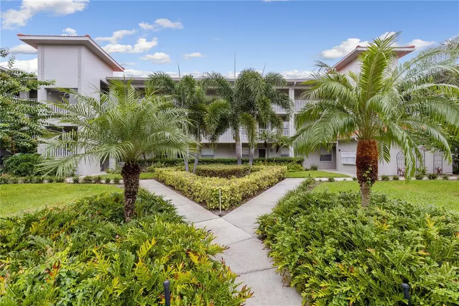 9320 CLUBSIDE CIR #2204, Sarasota, FL 34238