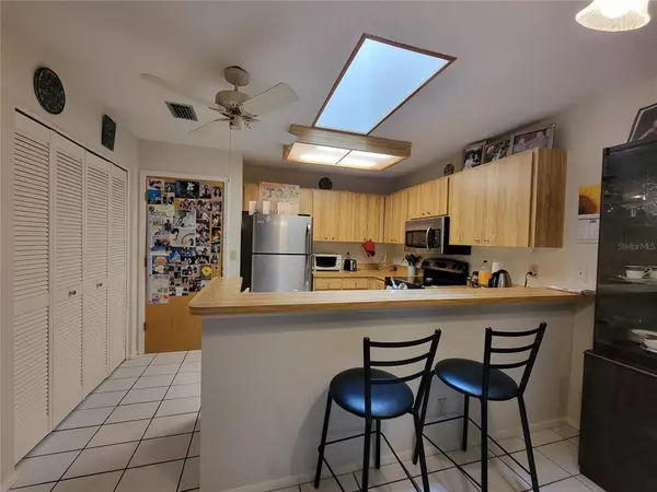 Sarasota, FL 34233,4283 OAKHURST CIR E #3046