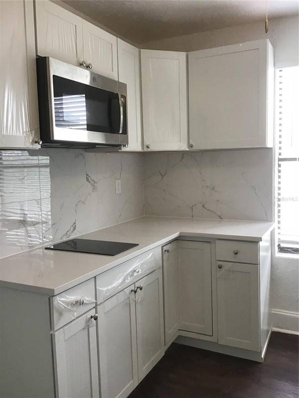 401 COLONIA LN E #17, Nokomis, FL 34275
