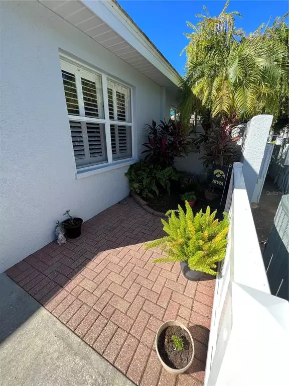 Bradenton, FL 34209,3760 PINEBROOK CIR #5