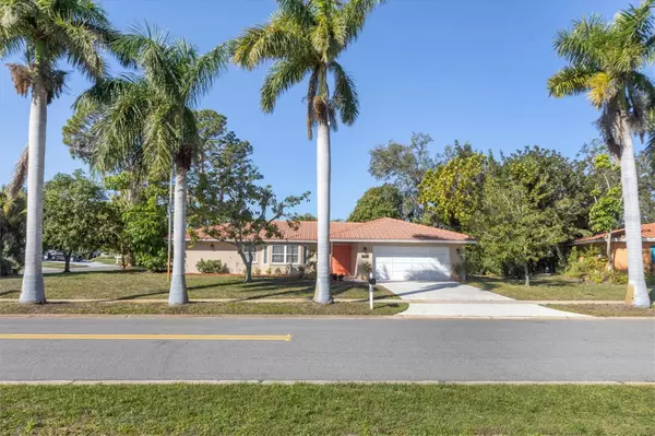 Sarasota, FL 34231,7492 DICKENS DR