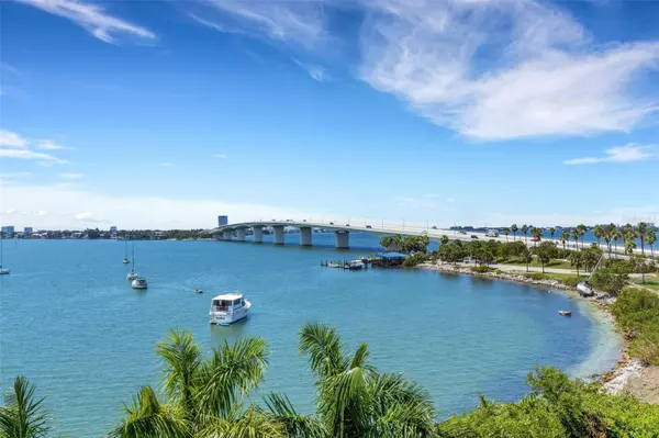 136 GOLDEN GATE PT #401, Sarasota, FL 34236