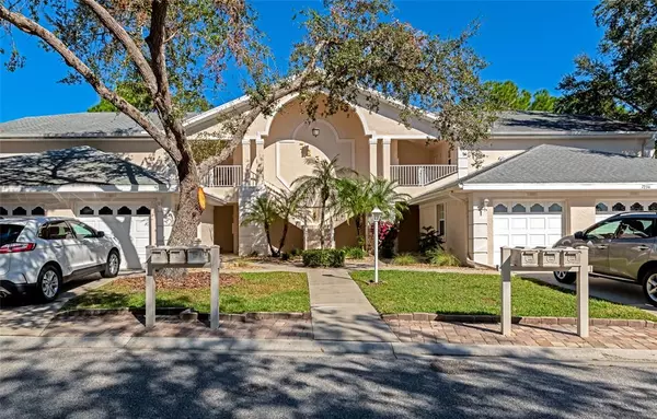 Sarasota, FL 34243,7234 ELEANOR CIR #102