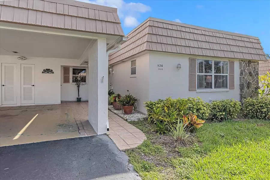 2449 RIVERBLUFF Pkwy #V-210, Sarasota, FL 34231