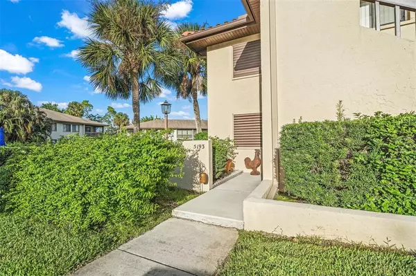 Sarasota, FL 34235,5193 LAKE VILLAGE DR #1