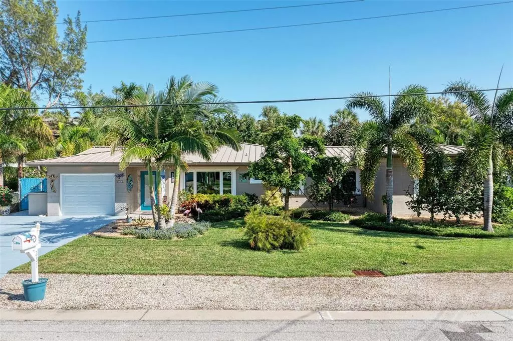 Holmes Beach, FL 34217,231 85TH ST