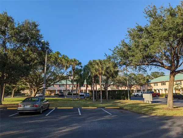 Sarasota, FL 34236,642 COHEN WAY #642