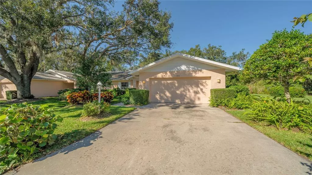 Sarasota, FL 34243,7292 ELEANOR CIR