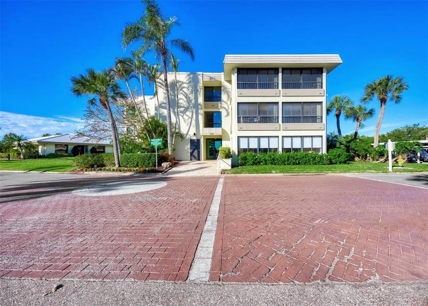 199 WHISPERING SANDS DR #202, Sarasota, FL 34242