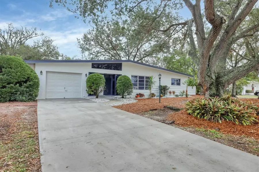 2725 S LOCKWOOD RIDGE RD, Sarasota, FL 34239