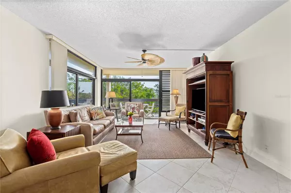 Longboat Key, FL 34228,1085 GULF OF MEXICO DR #305