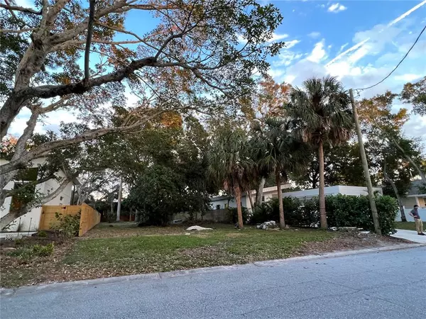 Sarasota, FL 34234,3826 IROQUOIS DR