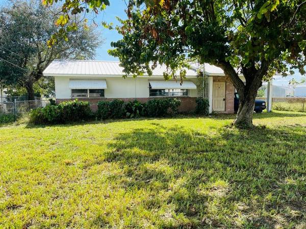 1067 22ND ST, Okeechobee, FL 34974