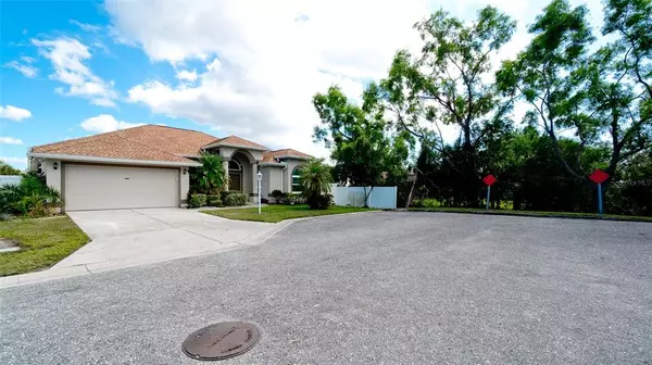 Sarasota, FL 34243,7419 38TH ST E