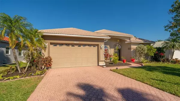 3803 72ND AVE E, Sarasota, FL 34243