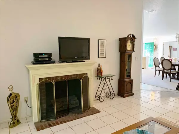 Sarasota, FL 34233,4301 CAROL ANN RD #22