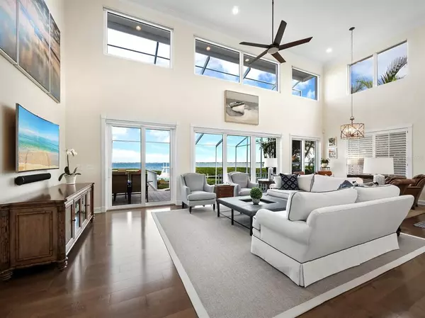 Longboat Key, FL 34228,3496 MISTLETOE LN