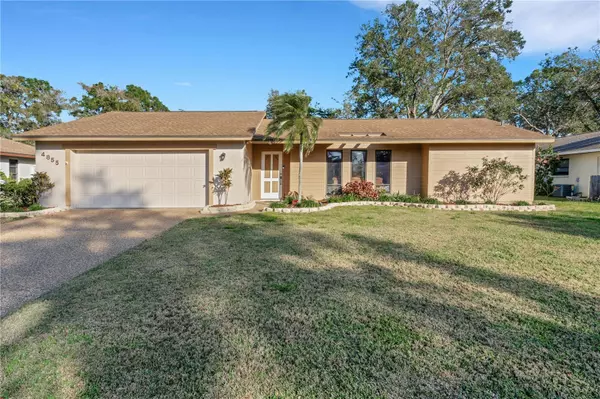 4855 HUNTLEIGH DR, Sarasota, FL 34233