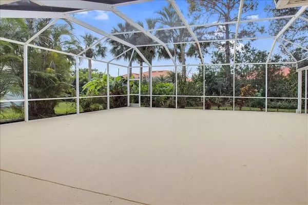 Sarasota, FL 34238,5166 FAR OAK CIR