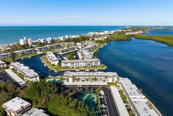 Longboat Key, FL 34228,4320 FALMOUTH DR #B202