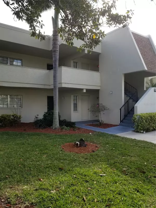 7173 W COUNTRY CLUB DR N #242, Sarasota, FL 34243