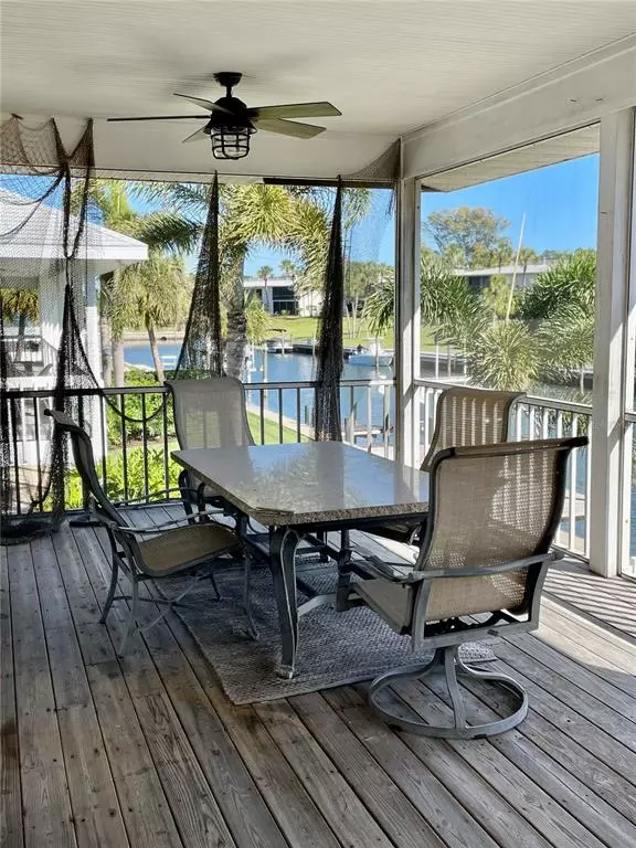 Holmes Beach, FL 34217,5909 FLOTILLA DR