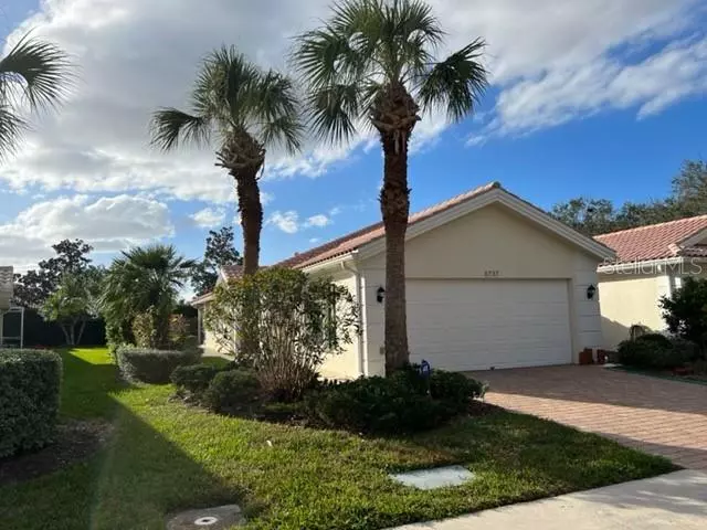 5737 ITHACA WAY, Sarasota, FL 34238