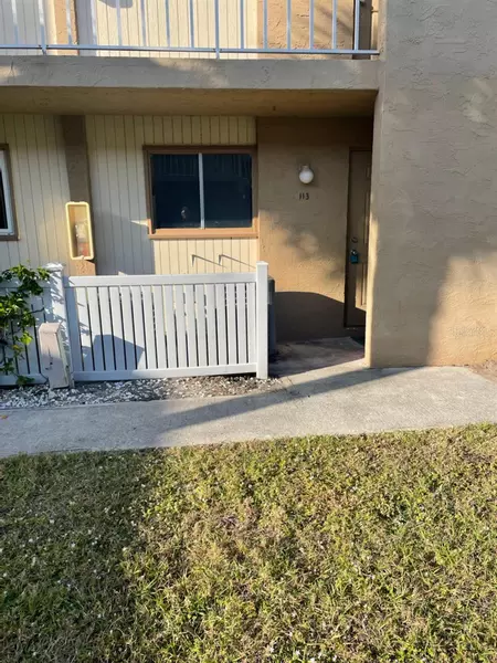 2950 CLARK RD #113, Sarasota, FL 34231