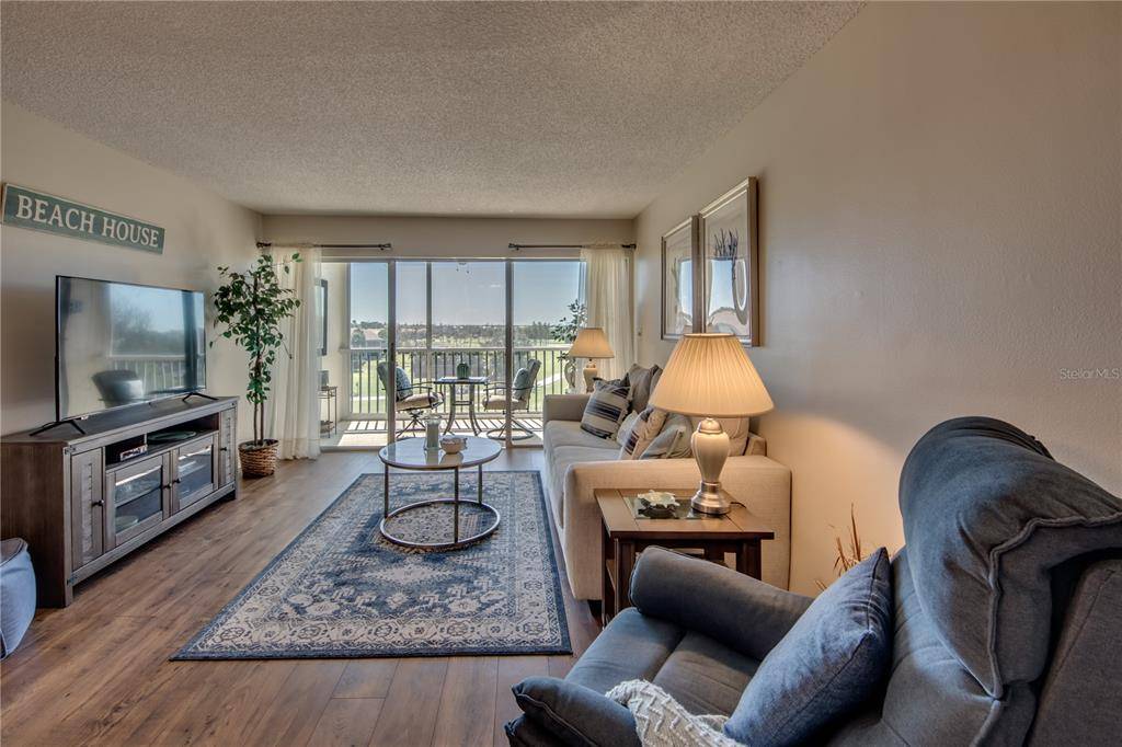 Fort Myers, FL 33907,1580 PINE VALLEY DR #404