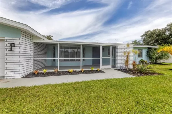 Rotonda West, FL 33947,237 CADDY RD