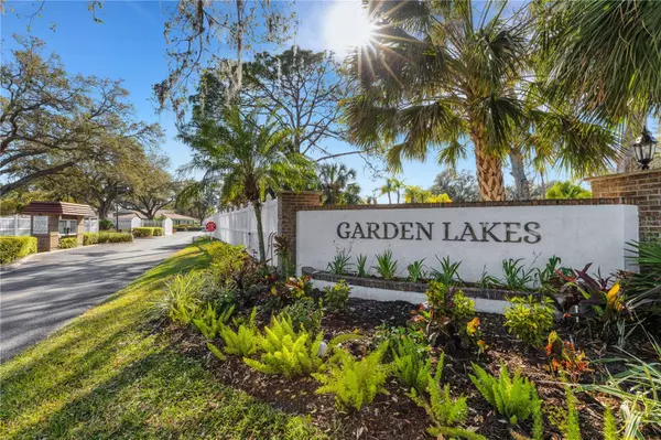 Bradenton, FL 34203,5513 GARDEN LAKES OAK #2