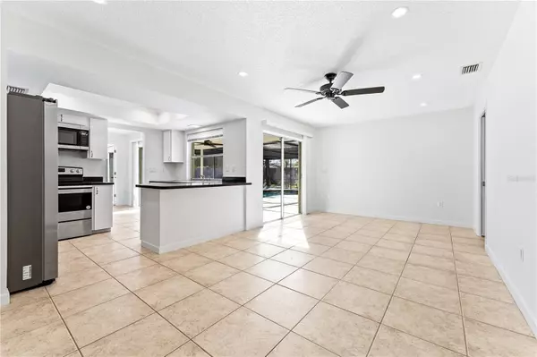 Sarasota, FL 34238,6570 WATERFORD CIR