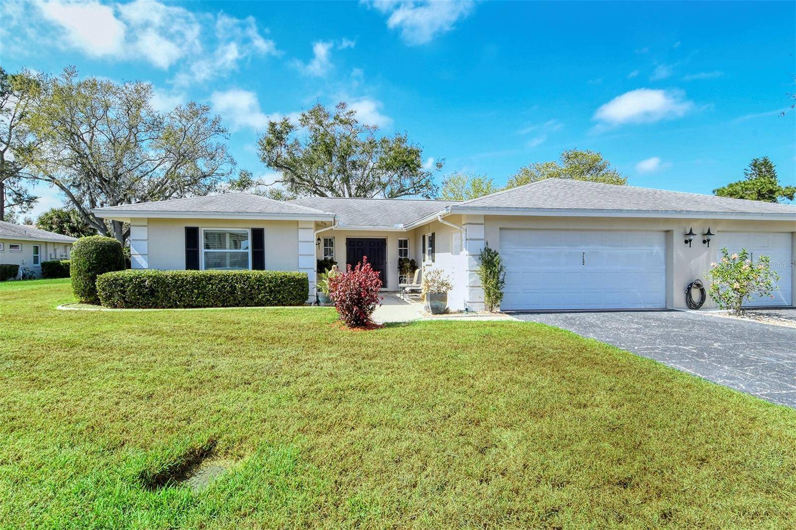 7152 W COUNTRY CLUB DR N, Sarasota, FL 34243