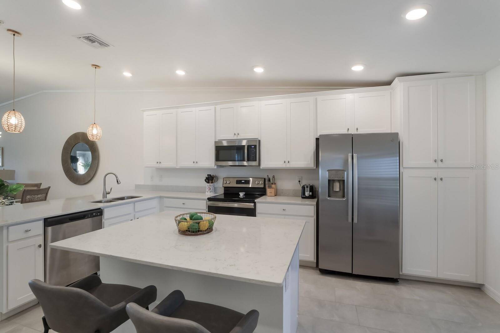 Bradenton, FL 34211,5721 PALMER CIR #201