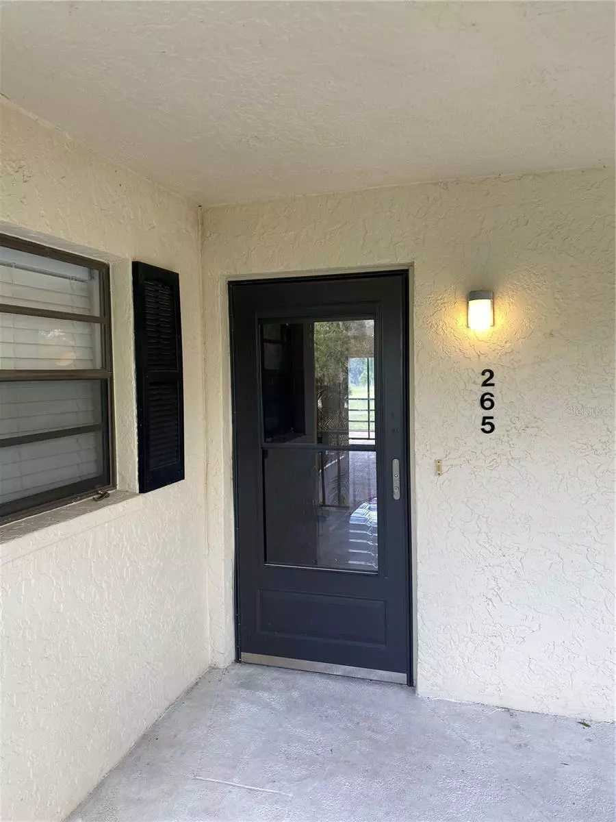 Sarasota, FL 34243,7050 FAIRWAY BEND LN #265