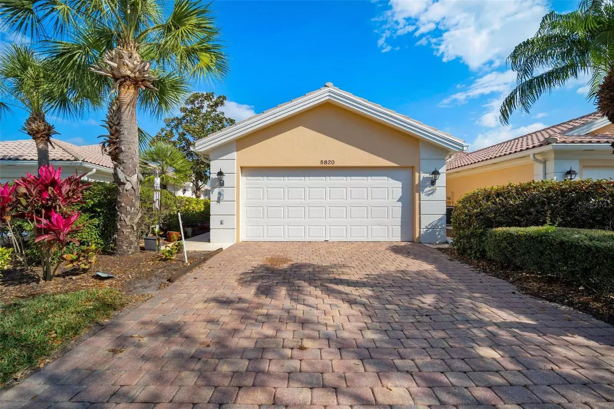 Sarasota, FL 34238,5820 HELICON PL