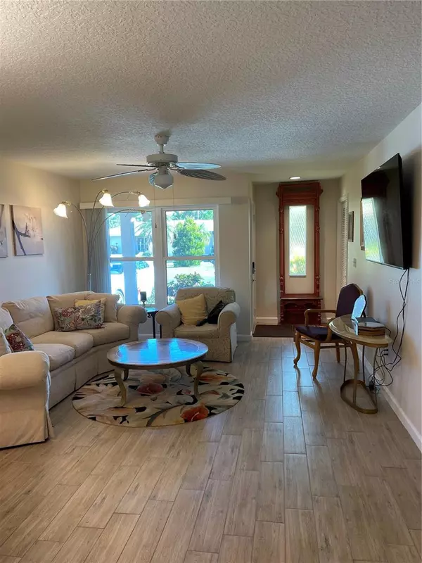 Sarasota, FL 34231,2962 CAPTIVA GARDENS DR #15