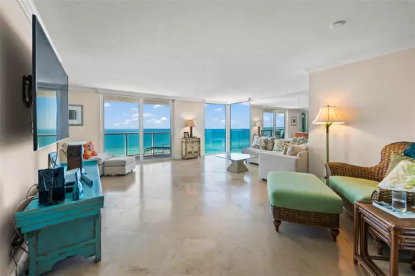 Longboat Key, FL 34228,2425 GULF OF MEXICO DR #11E