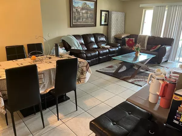 Sarasota, FL 34237,2602 PINE LAKE TER #2602-B