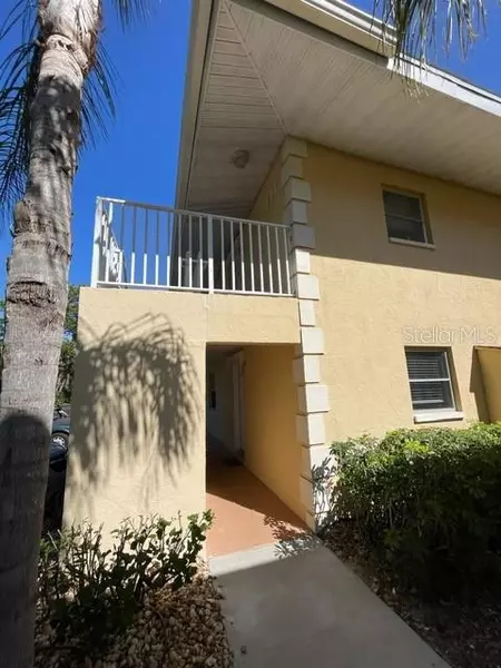 924 LA COSTA CIR #1, Sarasota, FL 34237