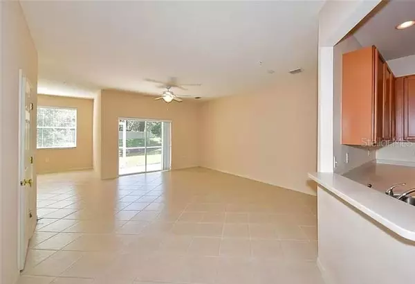 Sarasota, FL 34243,3549 PARKRIDGE CIR #14-104