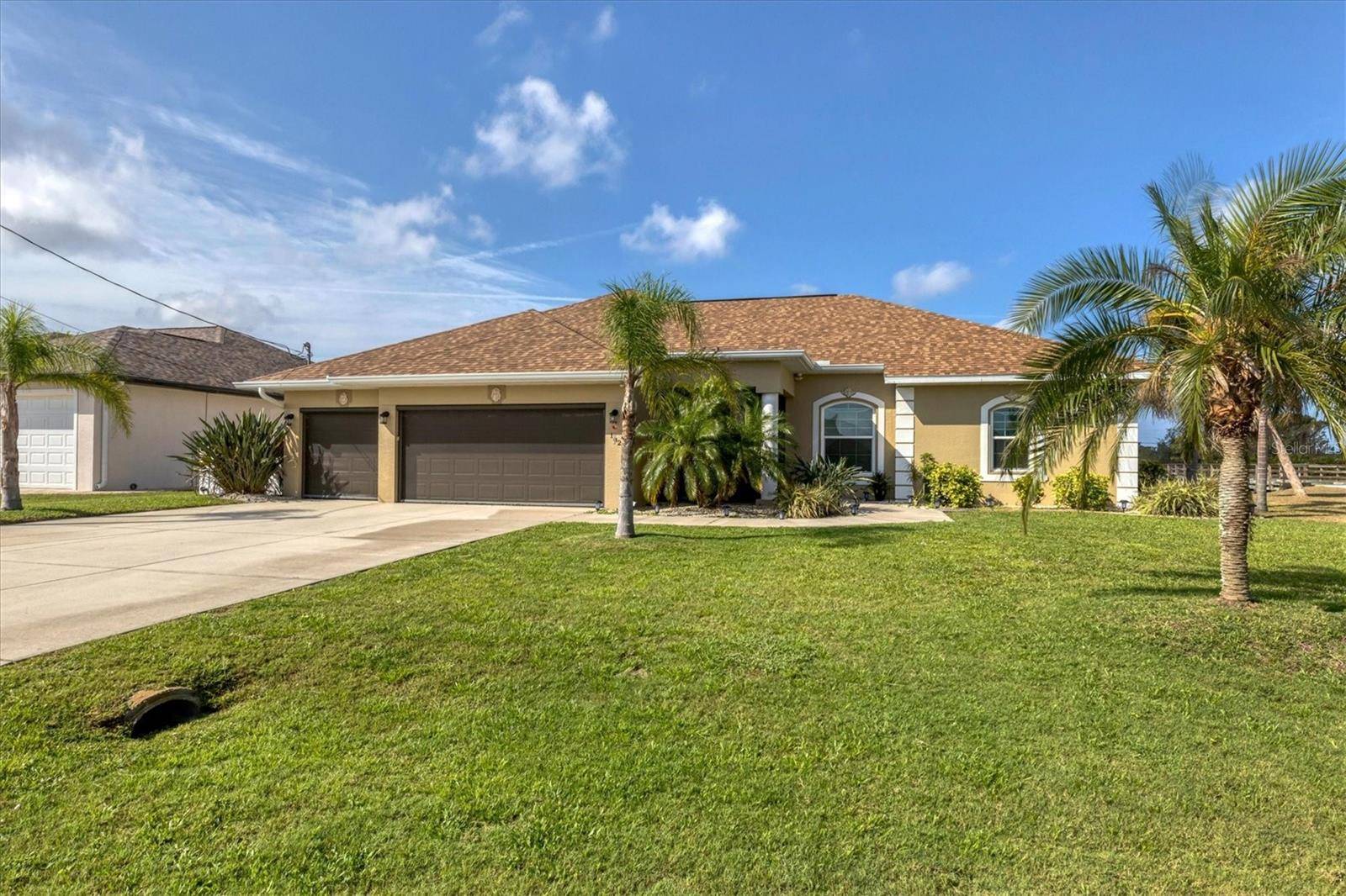 102 PINE VALLEY LN, Rotonda West, FL 33947
