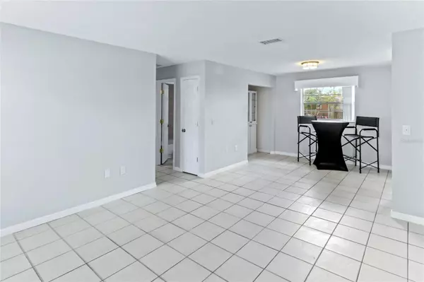 Sarasota, FL 34243,1222 CARMELLA LN