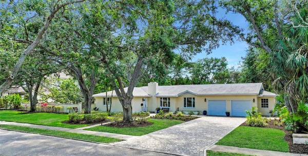 1722 NORTH DR, Sarasota, FL 34239